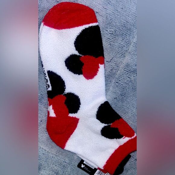 Minnie Mouse warm & fuzzy socks. Size Adult sock sz 4-10. NWT. - Picture 2 of 4